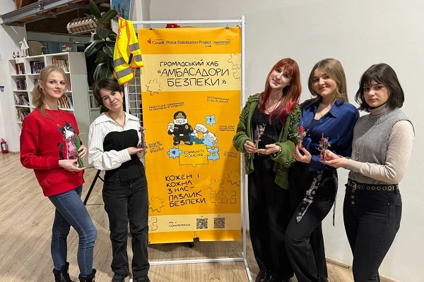 21-23 січня 2026 року Агентство сталого розвитку «Хмарочос» у партнерстві із Громадським хабом «Амбасадори безпеки» та відділом молоді та спорту Кропивницької міської ради провели тренінг «Код розвитку» для молоді міста Кропивницького. 